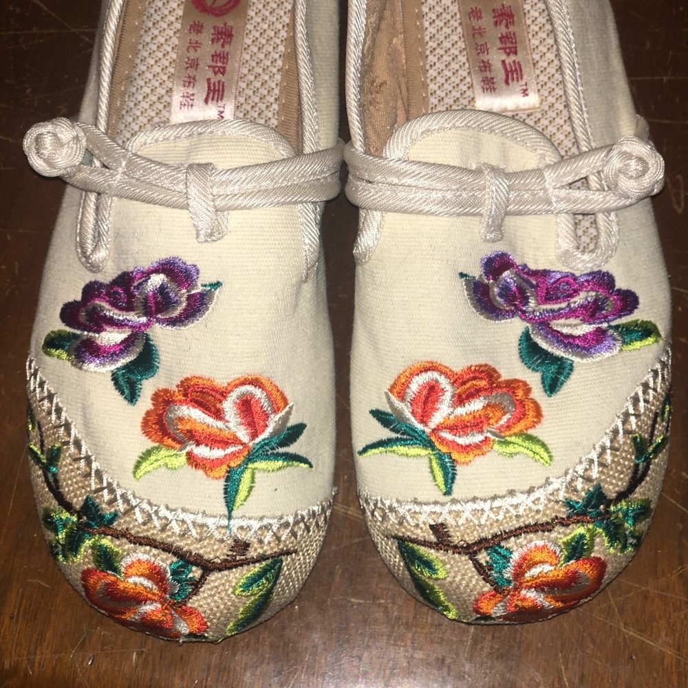 Oriental Floral Embroidered Clogs